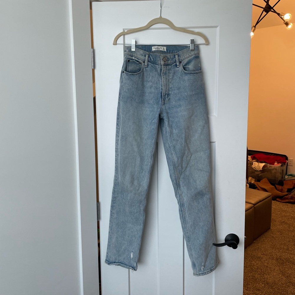 Abercrombie 90s Straight Ultra High Rise Jeans